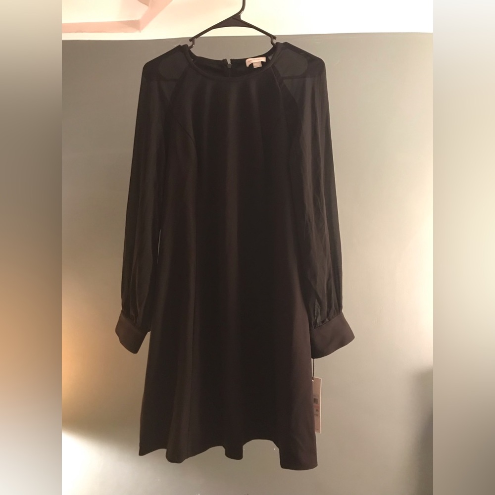Long Chiffon Sleeve A-line Dress
CALVIN KLEIN Midi - Sz 10